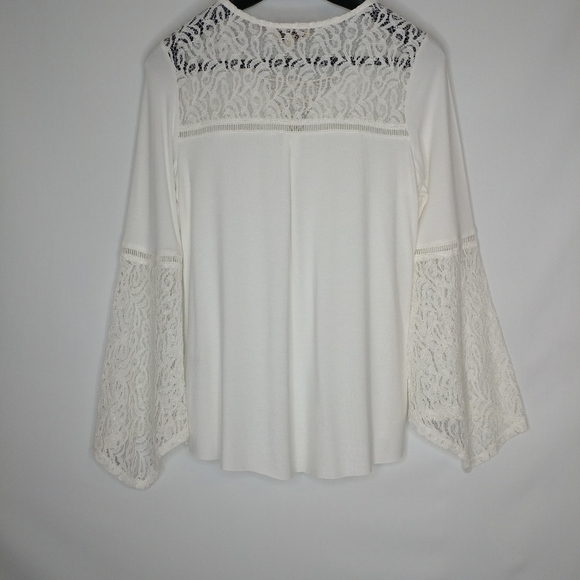 Democracy Women's Bell SLV V-Neck Lace Up Top - Picture 11 of 13